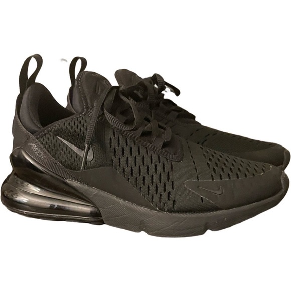 Nike Shoes - Nike Air Max 270